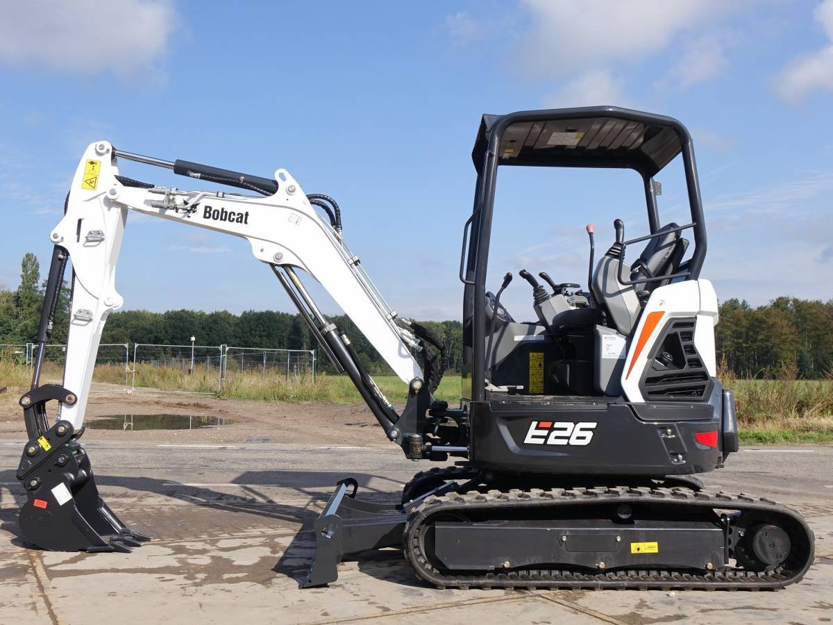 Bobcat E26