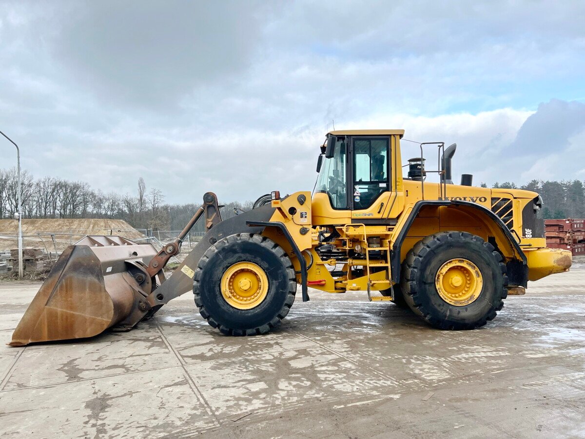 Volvo L180F Wheel Loader