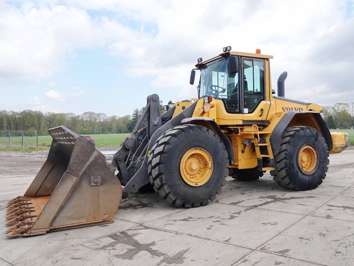 Volvo L120F - Image 2