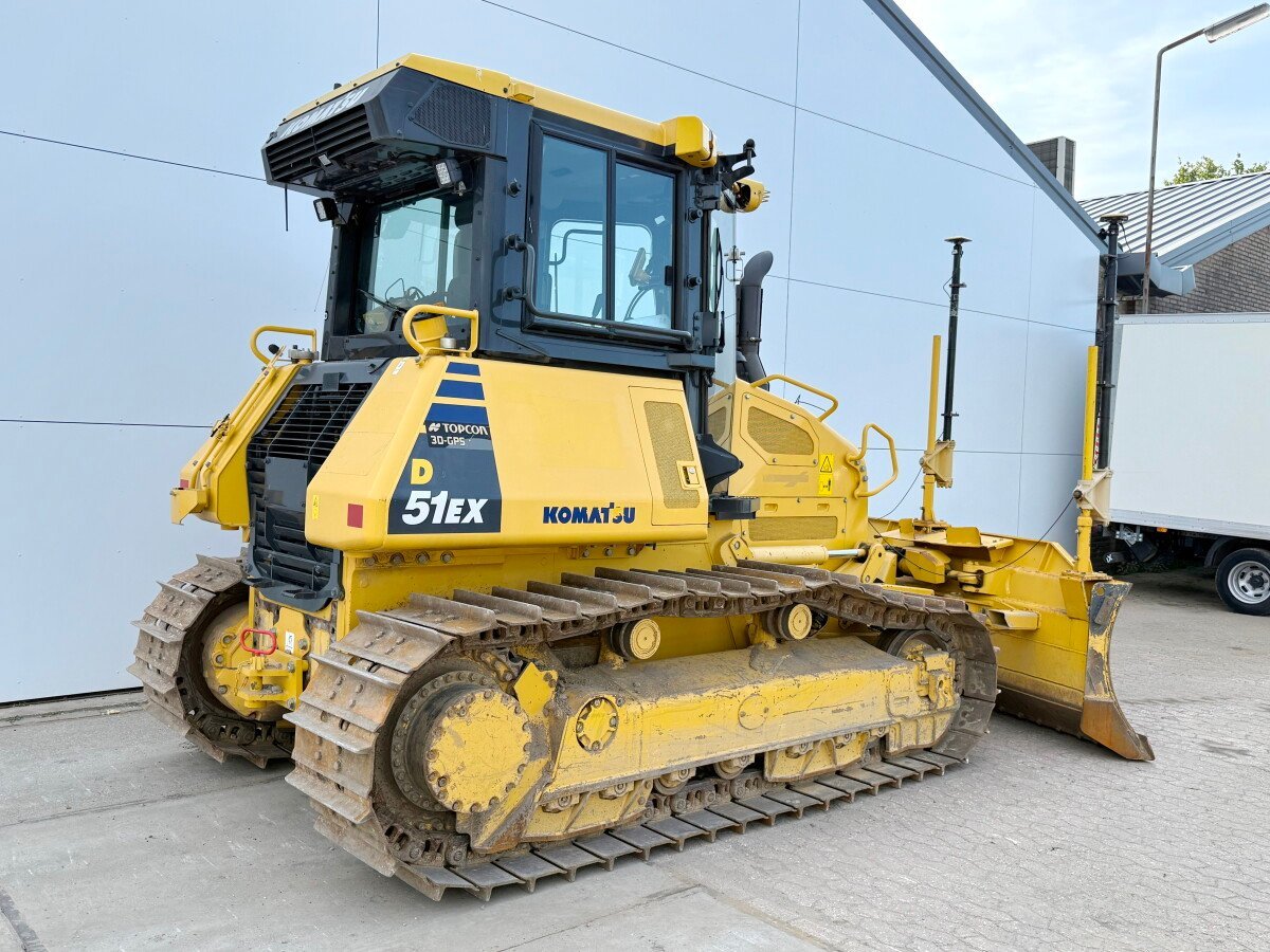 Komatsu D51EX-24 undercarriage and blade
