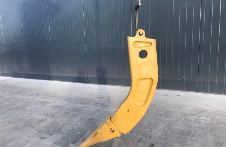 CATERPILLAR D6H SHANK RIPPER INCL. TIP 2020 901451 1 L scaled e1636748352993 used heavy machinery Pfeifer Heavy Machinery GmbH