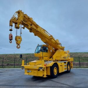Kato CR-350RI 35 Ton Rough Terrain Crane - used crane for sale