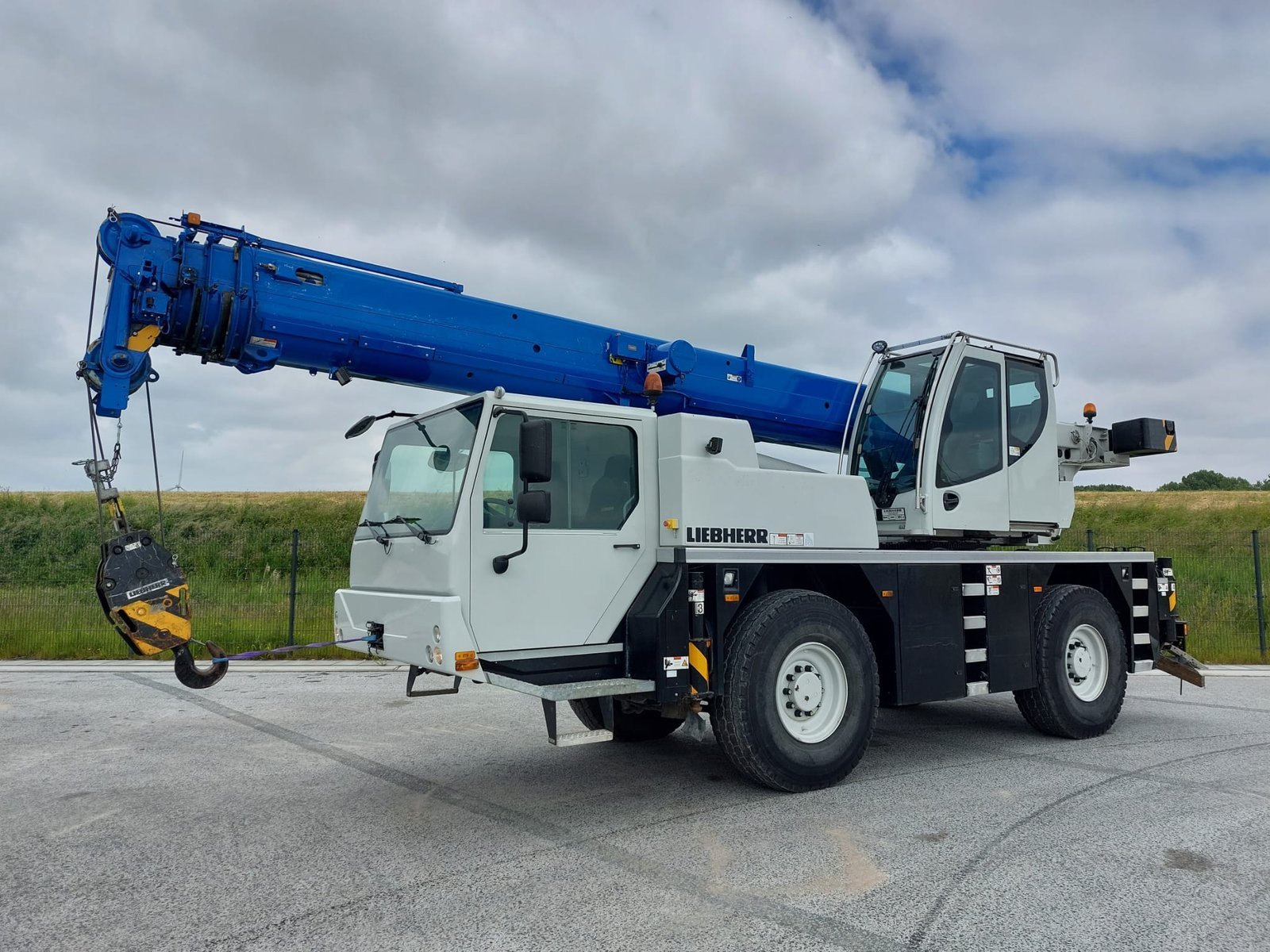 2016 Liebherr LTM 1030-2.1 35 Ton Crane - used crane for sale